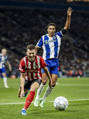 PORTO - (lr) Ivan Perisic of PSV Eindhoven and Alberto Costa of FC Porto during the UEFA Champions League match between FC Porto and PSV Eindhoven at the Estadio Do Dragao, on 20 October 2026 in Porto, Portugal. MORITZ MUELLER ANP xVIxANPxSportx xxANPxIVx 573103013 originalFilename: 573103013.jpg