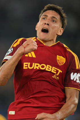 AS Roma v Slovan Bratislava - UEFA Champions League ROME, ITALY - OCTOBER 20 : Nahuer Molina (20) of AS Roma celebrates after scoring a goal during the Champions League match between AS Roma and Slovan Bratislava at Stadio Olimpico on October 20 ,2026 in Rome, Italy. Claudio Pasquazi Anadolu Rome Italy. Editorial use only. Please get in touch for any other usage. Copyright: x2026xAnadoluxClaudioxPasquazix