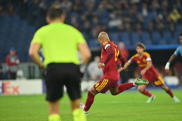AS Roma v Slovan Bratislava - UEFA Champions League ROME, ITALY - OCTOBER 20 : Donyell Malen of AS Roma scores The penalty during the Champions League match between Slovan Bratislava at Stadio Olimpico on October 20 ,2026 in Rome, Italy. Claudio Pasquazi Anadolu Rome Italy. Editorial use only. Please get in touch for any other usage. Copyright: x2026xAnadoluxClaudioxPasquazix