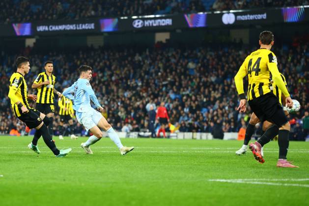 Phil Foden of Manchester City scores to make it 4-1 Manchester City v AEK Athens, UEFA Champions League, Football, Etihad Stadium, Manchester, UK - 20 Oct 2026Manchester Etihad Stadium United Kingdom  Copyright: xPaulxCurrie Shutterstockx 17226782aq