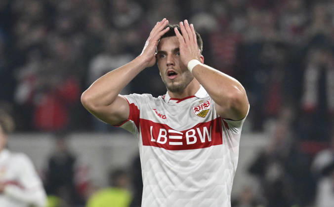 Ermedin Demirovic VfB Stuttgart (09) Enttaeuschung enttaeuscht nach vergebener Torchance Gestik Geste Champions League VfB Stuttgart vs Atletico Madrid 20.10.2026 DFL REGULATIONS PROHIBIT ANY USE OF PHOTOGRAPHS AS IMAGE SEQUENCES AND OR QUASI-VIDEO Champions League VfB Stuttgart vs Atletico Madrid