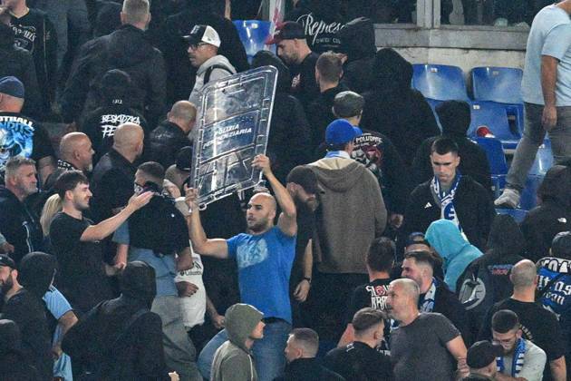 Foto IPP Roberto Ramaccia Roma 20 10 2026 Calcio:Uefa Champions League 2026- 2027 Roma vs Slovan Bratislava Nella foto scontri tifosi vs polizia - italyphotopress world copyright Roma italy Italia ITALY  Copyright: xR4924_italyphotopressx