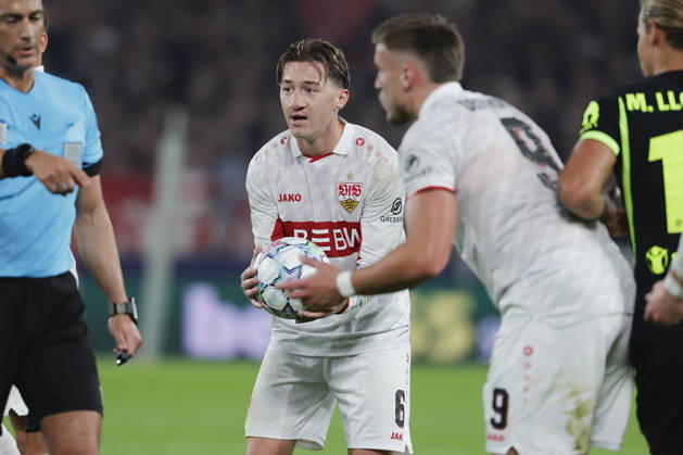 Im Bild: Verwunderung bei v.li. Angelo Stiller (VfB Stuttgart, 6) und Ermedin Demirovic (VfB Stuttgart, 9) 20.10.2026, VfB Stuttgart - Atletico Madrid, UEFA Champions League, 3. Spieltag, Deutschland, Stuttgart, MHP Arena, DFL REGULATIONS PROHIBIT ANY USE OF PHOTOGRAPHS AS IMAGE SEQUENCES AND OR QUASI-VIDEO. Copyright: HMBxMedia xJulienxBecker