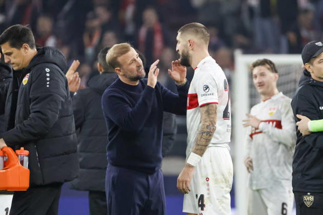 Sebastian Hoeneß, Hoeness (VfB Stuttgart, Trainer) und Jeff Chabot (VfB Stuttgart, 24) nach dem Spiel , Deutschland, Fussball, UEFA Champions League, 3. Spieltag, 2026 2027, VfB Stuttgart vs. Atletico Madrid, 20.10.2026, Stuttgart Arena Stuttgart Deutschland Copyright: xGrantxHubbsx
