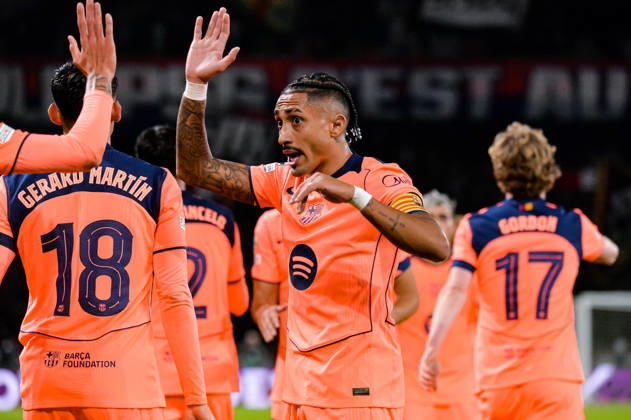 FOOTBALL : Paris Saint Germain vs FC Barcelone - Ligue des Champions - Phase de Ligue - Journée 3 - 20 10 2026 Joie des joueurs du FC Barcelone aprés le but de Xavi Espart (FC Barcelone) ParisFrance  Copyright: xBaptistexAutissierx