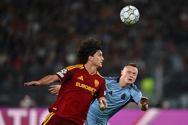SOCCER - UEFA Champions League - AS Roma vs. Slovan Bratislava Photo by IPA ABACAPRESS.COM89963513 - Leonardo Balerdi of A.S. Roma and Nino Marcelli of S.K. Slovan Bratislava are in action during the UEFA Champions League Matchday 3 soccer match between A.S. Roma and S.K. Slovan Bratislava at the Olympic Stadium on October 20, 2026, in Rome, Italy. Rome Italy  Copyright: xIPAxSport ABACAx