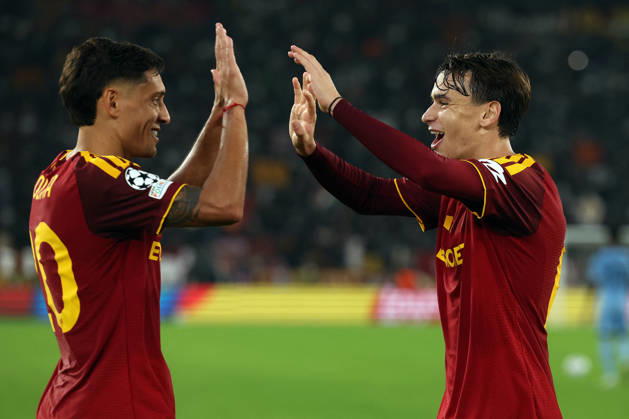 SOCCER - UEFA Champions League - AS Roma vs. Slovan Bratislava Photo by IPA ABACAPRESS.COM89963773 - Rome, Italy - October 20, 2026: Nahuel Molina (right back) of AS Roma scores the goal to make it 2-0 and celebrates with the team during the 2026-2027 UEFA Champions League soccer match between AS Roma and SLOVAN BRATISLAVA at the Olympic Stadium in Rome. Roma Italy  Copyright: xIPAxSport ABACAx