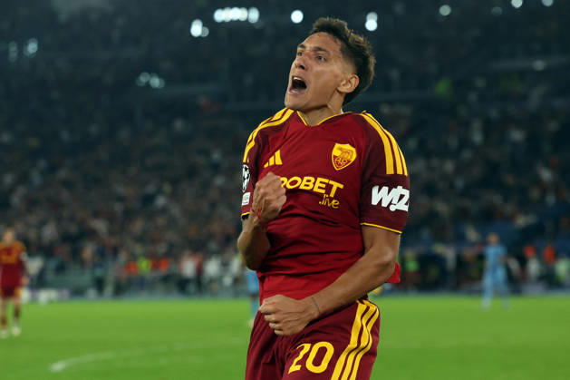 SOCCER - UEFA Champions League - AS Roma vs. Slovan Bratislava Photo by IPA ABACAPRESS.COM89963788 - Rome, Italy - October 20, 2026: Nahuel Molina (right back) of AS Roma scores the goal to make it 2-0 and celebrates with the team during the 2026-2027 UEFA Champions League soccer match between AS Roma and SLOVAN BRATISLAVA at the Olympic Stadium in Rome. Roma Italy  Copyright: xIPAxSport ABACAx