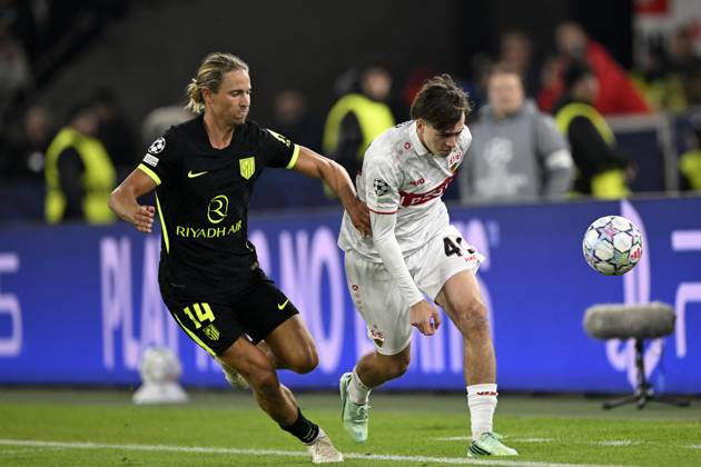STUTTGART - (lr) Marcos Llorente of Atletico Madrid, Leo Sauer of VFB Stuttgart during the UEFA Champions League match between VFB Stuttgart and Atletico Madrid at Stadion MHP Arena on 20 October 2026 in Stuttgart, Germany. ANP UEFA Champions League 2026 27 xVIxANPxSportx xGerritxvanxKeulenxIVx 573110728 originalFilename: 573110728.jpg