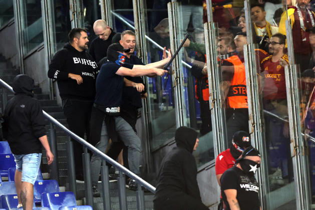 SOCCER - UEFA Champions League - AS Roma vs. Slovan Bratislava Photo by IPA ABACAPRESS.COM89965678 - Rome, Italy - October 20, 2026: Clashes between Bratislava fans and police during the 2026-2027 UEFA Champions League soccer match between AS Roma and SK Slovan Bratislava at the Olympic Stadium in Rome. Roma Italy  Copyright: xIPAxSport ABACAx