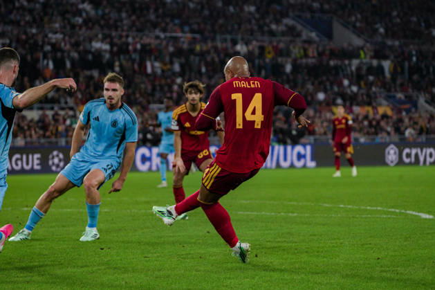 IPA89968672 - Donyell Malen of AS Roma during the AS Roma vs. Slovan Bratislava UEFA Champions League soccer match in Rome, Italy, on October 20, 2026  Copyright: xRaffaelexConti IPAxSportx xx IPA89968672 IPA89968672