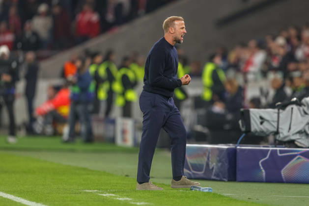 GER, Stuttgart, VfB Stuttgart vs Atletico Madrid, Fussball, UEFA, Spielzeit 2026 2027, Champions League, MHP-Arena, 3. Spieltag im Bild v.l.: Sebastian Hoeneß (Trainer VfB Stuttgart), Frust und Emotion DFB DFL REGULATIONS PROHIBIT ANY USE OF PHOTOGRAPHS AS IMAGE SEQUENCES AND OR QUASI-VIDEO, 200.2026 Copyright: HMBxMedia HendrikxHamelau