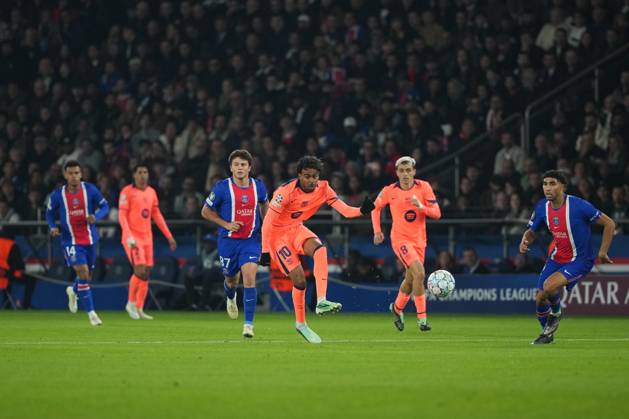 Lamine Yamal of Barcelona Paris Saint-Germain v Barcelona, UEFA Champions League, Football, Parc des Princes, Paris, France - 20 Oct 2026Paris Parc des Princes France  Copyright: xDavexWinter Shutterstockx 17226708et