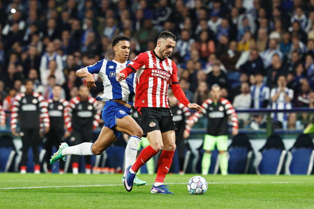 (L-R) Pepe (Porto), Filip Kostic (PSV), OCTOBER 20, 2026 - Football Soccer : UEFA Champions League League phase matchday 3 between FC Porto - PSV Eindhoven at the Estadio do Dragao in Porto, Portugal. Noxthirdxpartyxsales  aflo_357737540 MutsuxKawamorix