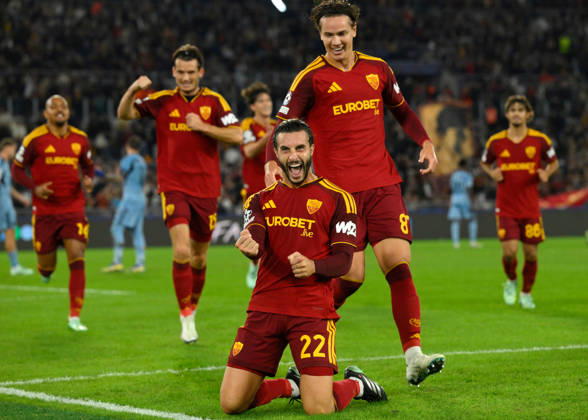 (261021) -- ROME, Oct. 21, 2026 -- Roma s Mario Hermoso (front) celebrates his goal with teammates during the UEFA Champions League football match between Roma and Slovan Bratislava in Rome, Italy, Oct. 20, 2026. (Photo by Xinhua) (SP)ITALY-ROME-FOOTBALL-UEFA CHAMPIONS LEAGUE-ROMA VS SLOVAN BRATISLAVA AlbertoxLingria 