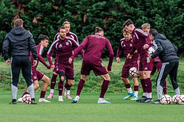 Anderlecht s players pictured during a training session of Belgian soccer team RSC Anderlecht, Wednesday 21 October 2026 in Brussels, in preparation of tomorrow s match against Polish Jagiellonia Bialystok, on day three of the UEFA Europa League league phase. EMILExWINDAL  x190468825x