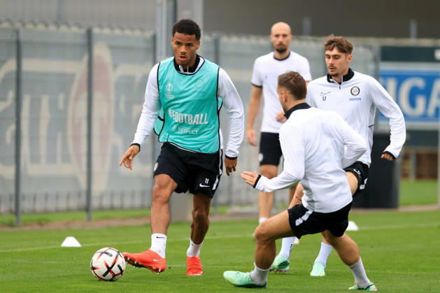 SOCCER - UEFA EL, Sturm vs Marseille GRAZ,AUSTRIA,21.OCT.26 - SOCCER - UEFA Europa League, SK Sturm Graz vs Olympique de Marseille, preview, training Sturm. Image shows Axel Kayombo and Szymon Wlodarczyk (Sturm).  GEPAxpictures xMarioxBuehner-Weinrauch