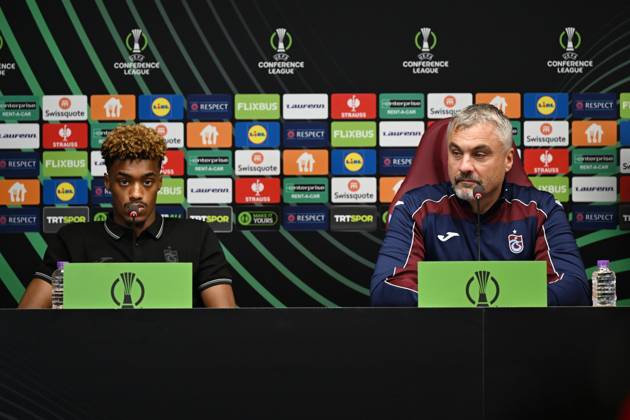 Trabzonspor hold press conference, PK, Pressekonferenz ahead of UEFA Conference League match against Hearts TRABZON, TURKIYE - OCTOBER 21: Trabzonspor head coach Thomas Reis (R) and player Wagner Pina (L) attend a press conference at Papara Park ahead of their UEFA Conference League match against Scottish side Hearts in Trabzon, Turkiye, on October 21, 2026. Hasan Tascan Anadolu Trabzon Turkey. Editorial use only. Please get in touch for any other usage.  Copyright: x2026xAnadoluxHasanxTascanx