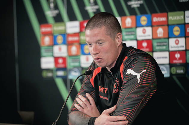 FC Midtjylland press conference, PK, Pressekonferenz - UEFA Conference League Herning, Denmark - October 21: Head coach Mike Tullberg and Pedro Bravo during a press conference ahead of a match between FC Midtjylland and St. Truidense in UEFA Conference League at MCH Arena Herning MCH Arena Denmark Copyright: xDANIELxSTENTZx