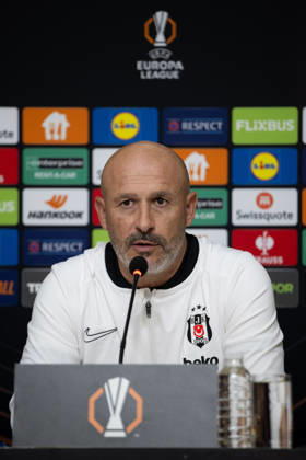 Besiktas hold press conference, PK, Pressekonferenz ahead of UEFA Europa League match with Crystal Palace ISTANBUL, TURKIYE - OCTOBER 21: Besiktas head coach Vincenzo Italiano speaks during a press conference alongside Wilfred Ndidi at BJK Nevzat Demir Training Facilities in Istanbul, Turkiye, on October 21, 2026, ahead of their UEFA Europa League Matchday 3 clash against Crystal Palace. Celal Gunes Anadolu Istanbul Turkey. Editorial use only. Please get in touch for any other usage.  Copyright: x2026xAnadoluxCelalxGunesx