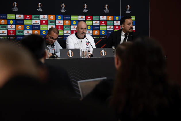 Besiktas hold press conference, PK, Pressekonferenz ahead of UEFA Europa League match with Crystal Palace ISTANBUL, TURKIYE - OCTOBER 21: Besiktas head coach Vincenzo Italiano (C) speaks during a press conference alongside midfielder Wilfred Ndidi at BJK Nevzat Demir Training Facilities in Istanbul, Turkiye, on October 21, 2026, ahead of their UEFA Europa League Matchday 3 clash against Crystal Palace. Celal Gunes Anadolu Istanbul Turkey. Editorial use only. Please get in touch for any other usage.  Copyright: x2026xAnadoluxCelalxGunesx