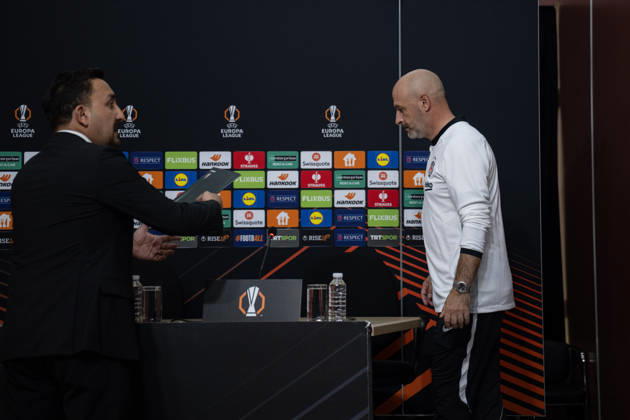 Besiktas hold press conference, PK, Pressekonferenz ahead of UEFA Europa League match with Crystal Palace ISTANBUL, TURKIYE - OCTOBER 21: Besiktas head coach Vincenzo Italiano (R) and midfielder Wilfred Ndidi attend a press conference at BJK Nevzat Demir Training Facilities in Istanbul, Turkiye, on October 21, 2026, ahead of their UEFA Europa League Matchday 3 clash against Crystal Palace. Celal Gunes Anadolu Istanbul Turkey. Editorial use only. Please get in touch for any other usage.  Copyright: x2026xAnadoluxCelalxGunesx