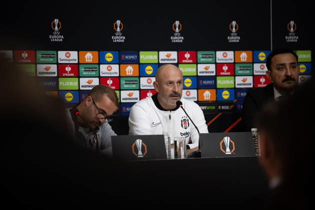Besiktas hold press conference, PK, Pressekonferenz ahead of UEFA Europa League match with Crystal Palace ISTANBUL, TURKIYE - OCTOBER 21: Besiktas head coach Vincenzo Italiano (C) speaks during a press conference alongside midfielder Wilfred Ndidi at BJK Nevzat Demir Training Facilities in Istanbul, Turkiye, on October 21, 2026, ahead of their UEFA Europa League Matchday 3 clash against Crystal Palace. Celal Gunes Anadolu Istanbul Turkey. Editorial use only. Please get in touch for any other usage.  Copyright: x2026xAnadoluxCelalxGunesx