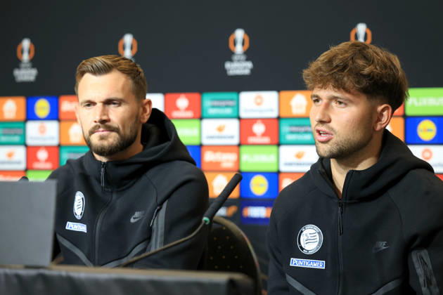 SOCCER - UEFA EL, Sturm vs Marseille GRAZ,AUSTRIA,21.OCT.26 - SOCCER - UEFA Europa League, SK Sturm Graz vs Olympique de Marseille, preview, press conference, PK, Pressekonferenz Sturm. Image shows head coach Fabio Ingolitsch and Simon Seidl (Sturm).  GEPAxpictures xMarioxBuehner-Weinrauch