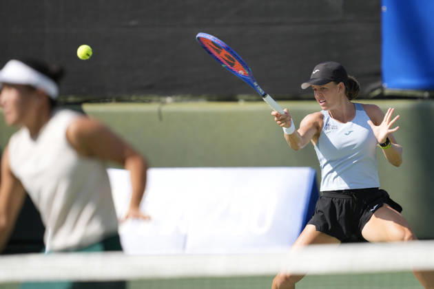 WTA, Tennis Damen Kinoshita Group Japan Open - Day 3 Kaitlin Quevedo of Spain plays with partner Claire Liu of the United States during their quarterfinal doubles match against Jesika Maleckova and Miriam Skoch of the Czech Republic at the 2026 Kinoshita Group Japan Open Women s tennis tournament at Utsubo Tennis Center in Osaka, Japan, on October 21, 2026. Osaka Japan  Copyright: xOwenxHammondx originalFilename:hammond-2026kino261021_npA1u.jpg