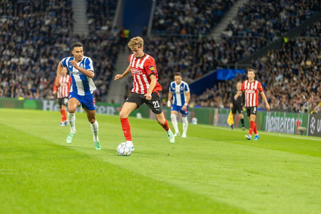 FC Porto v PSV Eindhoven - UEFA Champions League 2026 27 League Phase MD3 Sven Mijnans of PSV Eindhoven in action during the UEFA Champions League match against FC Porto at Estadio do Dragao in Porto, Portugal, on October 20, 2026. PSV Eindhoven won 1-0. Porto Portugal Copyright: xSergioxMendesx originalFilename:pereira-notitle261020_np1Nd