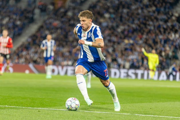 FC Porto v PSV Eindhoven - UEFA Champions League 2026 27 League Phase MD3 Oskar Pietuszewski of FC Porto in action during the UEFA Champions League match between FC Porto and PSV Eindhoven at Estadio do Dragao in Porto, Portugal, on October 20, 2026. PSV Eindhoven won the match 1-0. Porto Portugal Copyright: xSergioxMendesx originalFilename:pereira-notitle261020_np4vy
