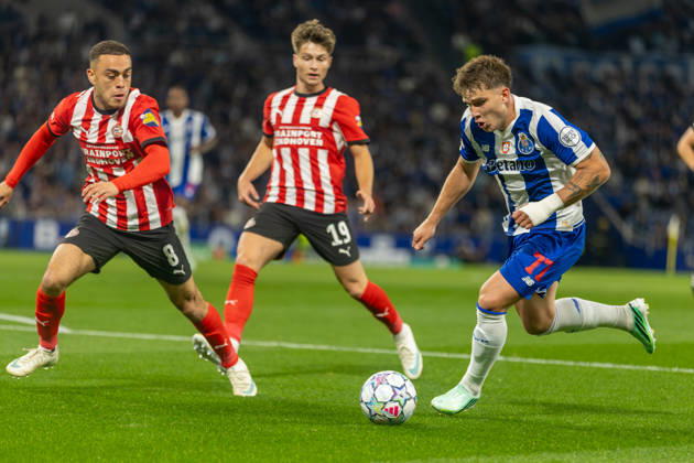 FC Porto v PSV Eindhoven - UEFA Champions League 2026 27 League Phase MD3 Oskar Pietuszewski of FC Porto in action during the UEFA Champions League match between FC Porto and PSV Eindhoven at Estadio do Dragao in Porto, Portugal, on October 20, 2026. PSV Eindhoven won the match 1-0. Porto Portugal Copyright: xSergioxMendesx originalFilename:pereira-notitle261020_np8wo