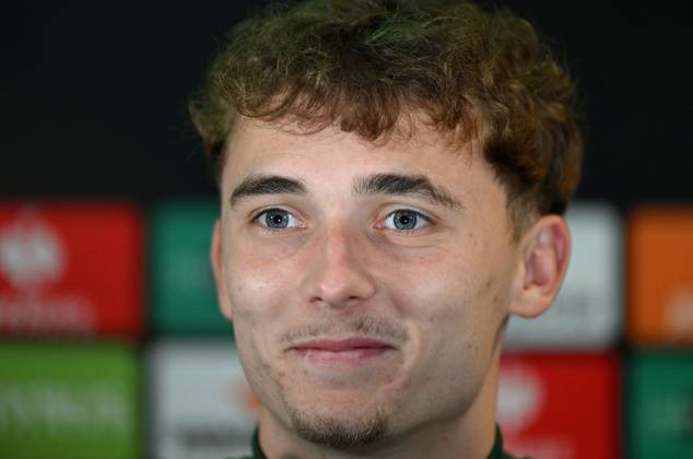 Callum Osmand of Celtic at a press conference, PK, Pressekonferenz Celtic Training, Football, Lennoxtown Training Centre, Glasgow, Scotland, UK - 21 Oct 2026Glasgow Lennoxtown Training Centre Scotland United Kingdom  Copyright: xMarkxRunnacles Shutterstockx 17227769dn