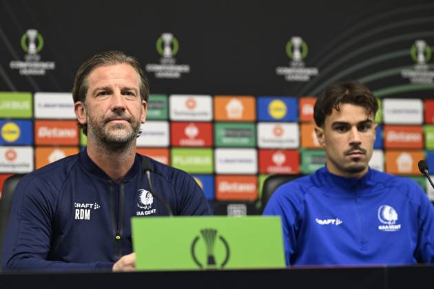 SC Braga v KAA Gent - UEFA Conference League Media Activities 21 10 2026 BRAGA, PORTUGAL - OCTOBER 21 : De Mil Rik head coach of KAA Gent and Tiago Alves Araujo Felipe defender of KAA Gent speaking with the media during a pre-match press conference, PK, Pressekonferenz ahead of the UEFA Conference League 2026 27 League Phase matchday 2 match between SC Braga and KAA Gent on October 21, 2026 in Braga, Portugal, 21 10 2026 Braga Portugal  Copyright: xNicoxVereeckenx