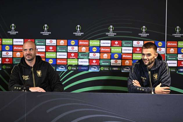 FC Midtjylland v Sint-Truidense VV - UEFA Conference League Media Activities 21 10 2026 HERNING, DENMARK - OCTOBER 21 : De Meyer Frederic head coach of Sint-Truidense VV and Musliu Visar defender of Sint-Truidense VV speaking with the media during a pre-match press conference, PK, Pressekonferenz ahead of the UEFA Conference League 2026 27 League Phase matchday 2 match between FC Midtjylland and Sint-Truidense VV on October 21, 2026 in Herning, Denmark, 21 10 2026 Herning Denmark  Copyright: xTomasxSiskx
