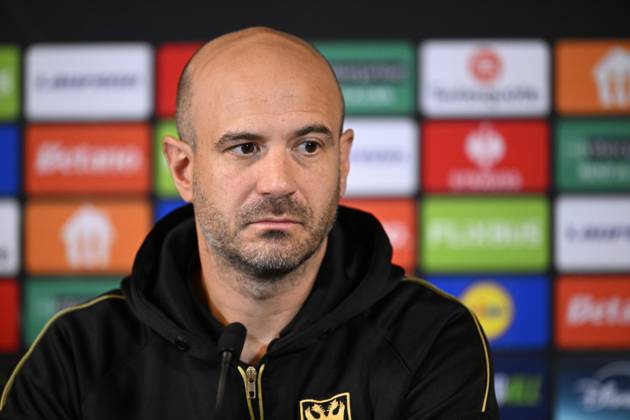 FC Midtjylland v Sint-Truidense VV - UEFA Conference League Media Activities 21 10 2026 HERNING, DENMARK - OCTOBER 21 : De Meyer Frederic head coach of Sint-Truidense VV speaking with the media during a pre-match press conference, PK, Pressekonferenz ahead of the UEFA Conference League 2026 27 League Phase matchday 2 match between FC Midtjylland and Sint-Truidense VV on October 21, 2026 in Herning, Denmark, 21 10 2026 Herning Denmark  Copyright: xTomasxSiskx