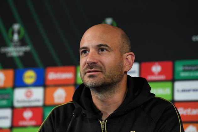STVV s head coach Frederic De Meyer pictured during a press conference, PK, Pressekonferenz of Belgian soccer team Sint-Truidense VV, Wednesday 21 October 2026 in Herning, Denmark, in preparation of tomorrow s game against Danish FC Midtjylland on the second day of the UEFA Conference League league phase. JILLxDELSAUX  x190514548x