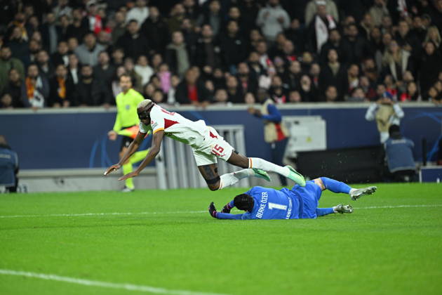 Lille LOSC v Galatasaray - UEFA Champions League LILLE, FRANCE - OCTOBER 21: Victor Osimhen of Galatasaray falls on the ground during UEFA Champions League match between Lille and Galatasaray at Stade Pierre-Mauroy (Pierre Mauroy Stadium) in Lille, France on October 21, 2026. Mustafa Yalcin Anadolu Lille France. Editorial use only. Please get in touch for any other usage.  Copyright: x2026xAnadoluxMustafaxYalcinx