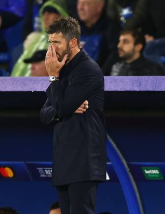 Manchester United, ManU manager Michael Carrick shows a look of dejection Como v Manchester United, UEFA Champions League, Football, Stadio Giuseppe Sinigaglia, Como, Italy - 21 Oct 2026Como Stadio Giuseppe Sinigaglia Italy  Copyright: xKieranxMcManus Shutterstockx 17228238v