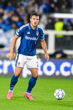 Marc Oliver Kempf of Calcio Como in action during the UEFA Champions League stage match Phase MD3 between Calcio Como and Manchester United, ManU Football Club at the Giuseppe Sinigaglia stadium in Como, north Italy -October 21, 2026 - Soccer.  Copyright: xTizianoxBallabio LaPressex