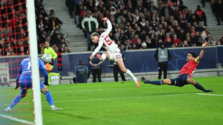 Lille LOSC v Galatasaray - UEFA Champions League LILLE, FRANCE - OCTOBER 21: Baris Alper Yilmaz (53) of Galatasaray competes during UEFA Champions League match between Lille and Galatasaray at Stade Pierre-Mauroy (Pierre Mauroy Stadium) in Lille, France on October 21, 2026. Mustafa Yalcin Anadolu Lille France. Editorial use only. Please get in touch for any other usage. Copyright: x2026xAnadoluxMustafaxYalcinx