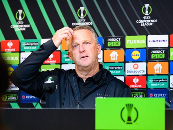GIBRALTAR , 21 10-2026 , Europa Point stadium , season 2026 2027 , UEFA Conference League football , press conference, PK, Pressekonferenz FC Twente coach John van den Brom Press conference Twente  x208916335x Copyright: