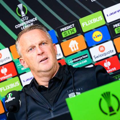 GIBRALTAR , 21 10-2026 , Europa Point stadium , season 2026 2027 , UEFA Conference League football , press conference, PK, Pressekonferenz FC Twente coach John van den Brom Press conference Twente  x208916954x Copyright: