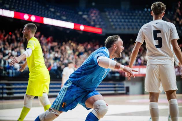 Belgium vs Slovenia - FIFA Futsal World Cup 2028 Main Round Group Phase ANTWERPEN, BELGIUM - OCTOBER 21 : Vrancken Dries goalkeeper of Red Devils Futsal celebrates scoring a goal during the FIFA Futsal World up 2028 main round group phase at the Lotto Arena on October 21, 2026 in Antwerpen, Belgium, 21 10 2026 Antwerpen Belgium  Copyright: xGvgx