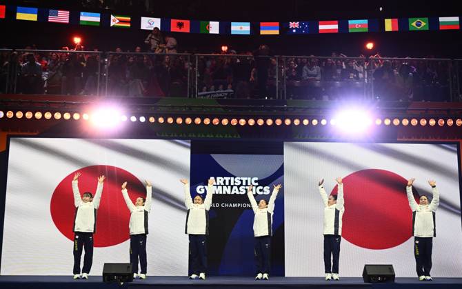 Netherlands Artistic Gymnastics World Championships 9270047 21.10.2026 Japan s athletes are seen before the women s team final at the 2026 World Artistic Gymnastics Championships in Rotterdam, the Netherlands. Alexey Filippov Sputnik Rotterdam Netherlands  Copyright: xAlexeyxFilippovx