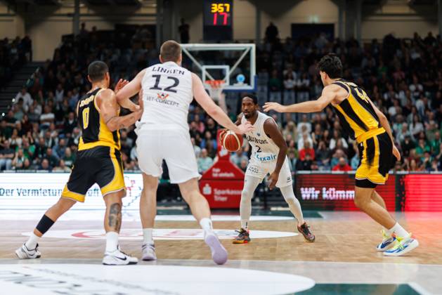 Terrell Harris (Gladiators Trier) mit Ball, Aktion Action Vet Concept Gladiators Trier vs KK Split, Basketball, FIBA Europe Cup, 3. Spieltag, Saison 2026 2027, 21.10.2026 Vet Concept Gladiators Trier vs KK Split, Basketball, FIBA Europe Cup, 3. Spieltag, Saison 2026 2027, 21.10.2026 Copyright: xEibnerxPressefotox EP_ANS