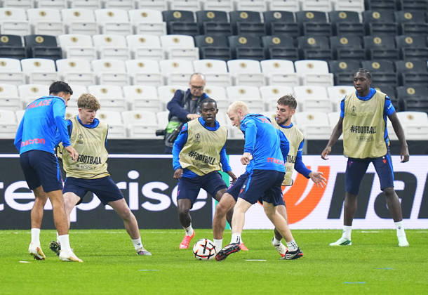 Ahead of Besiktas v Crystal Palace - UEFA Europa League ISTANBUL, TURKIYE - OCTOBER 21: Tyrick Mitchell (C) of Crystal Palace takes part in a training session at Tupras Stadium ahead of UEFA Europa League football match against Besiktas in Istanbul, Turkiye on October 21, 2026. Esra Bilgin Anadolu Istanbul Turkey. Editorial use only. Please get in touch for any other usage.  Copyright: x2026xAnadoluxEsraxBilginx