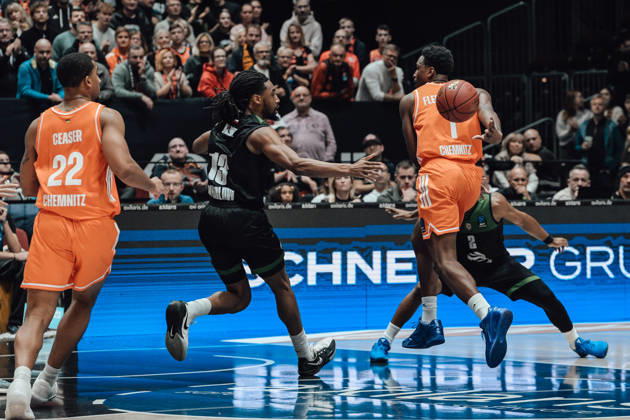 4. Spieltag des Basketball Eurocup Niners Chemnitz -Slask Wroclaw 21.10.2026 ab 19:00 Uhr Chemnitz, Chemnitz Arena Im Foto:01 Phlandrous Fleming JR, 22 Nighaeal Ceaser 4. Spieltag des Basketball Eurocup Niners Chemnitz -Slask Wroclaw Chemnitz Sachsen Deutschland Copyright: xEHLxMedia MichelxKöhlerx 20262110-Niners-Chemnitz-Slask-Wroclaw-003