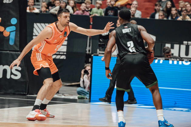 4. Spieltag des Basketball Eurocup Niners Chemnitz -Slask Wroclaw 21.10.2026 ab 19:00 Uhr Chemnitz, Chemnitz Arena Im Foto:21 Mateo Sericm 02 Anthonny Hickey 4. Spieltag des Basketball Eurocup Niners Chemnitz -Slask Wroclaw Chemnitz Sachsen Deutschland Copyright: xEHLxMedia MichelxKöhlerx 20262110-Niners-Chemnitz-Slask-Wroclaw-050