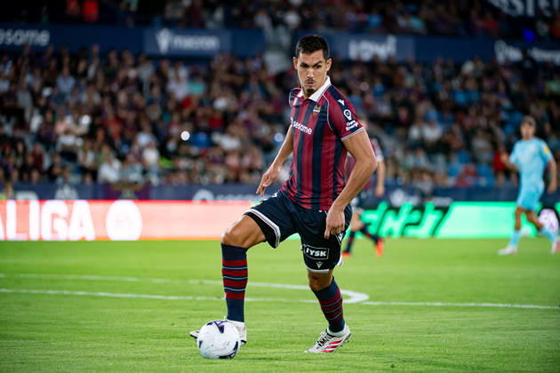 October 21, 2026, Valencia, Valencia, Spain: AISSA MANDI of Levante UD controls the ball during the LaLiga EA Sports, match between Levante UD and Athletic Club at Ciutat de Valencia stadium Soccer 2026: LaLiga: Levante UD - Athletic Club  - ZUMAs385 20261021_zsp_s385_007 Copyright: xLeopoldxSoglox